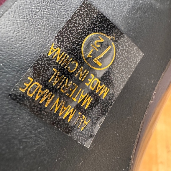 98 speed limit heels 7.5 used Elegant Purple High Heels - Picture 3 of 9